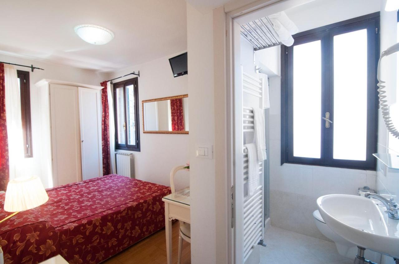 Albergo Ai Tolentini Venedig Exteriör bild