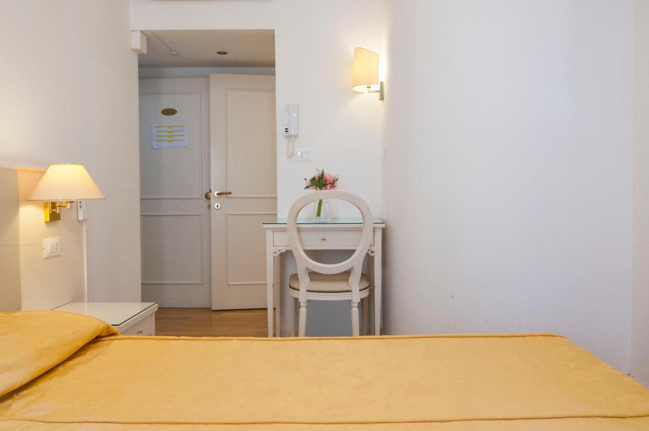 Albergo Ai Tolentini Venedig Exteriör bild