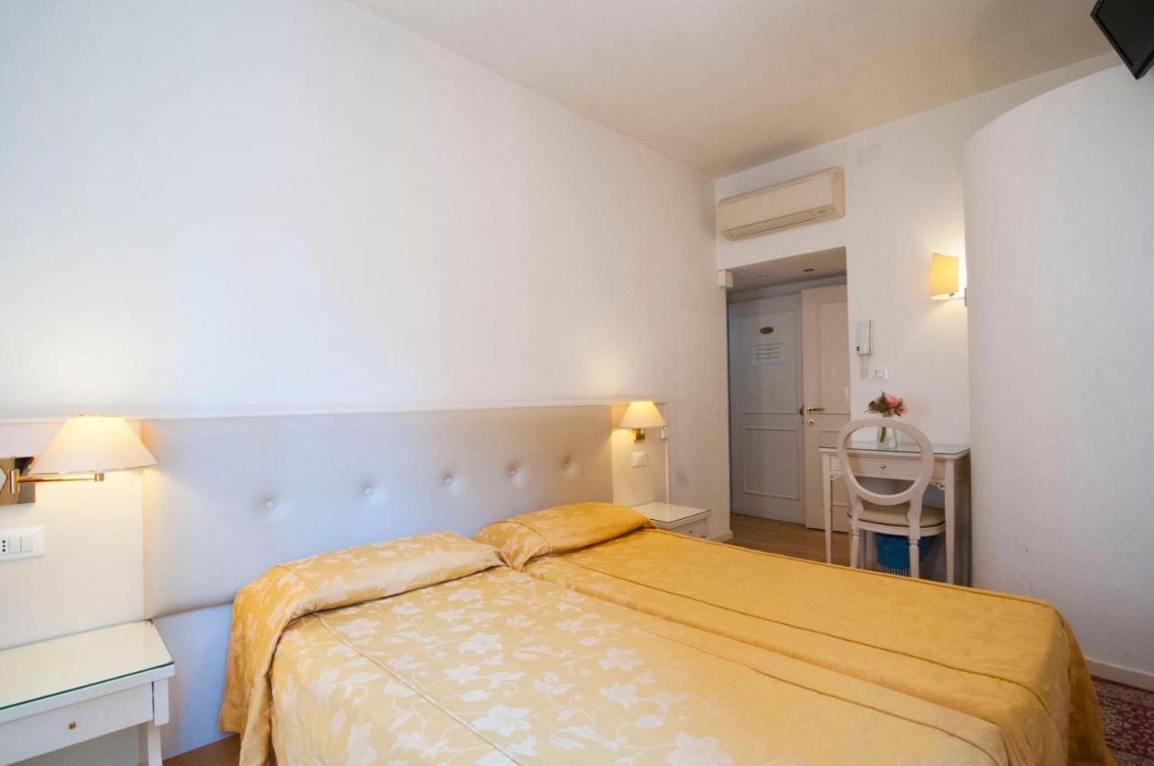 Albergo Ai Tolentini Venedig Exteriör bild